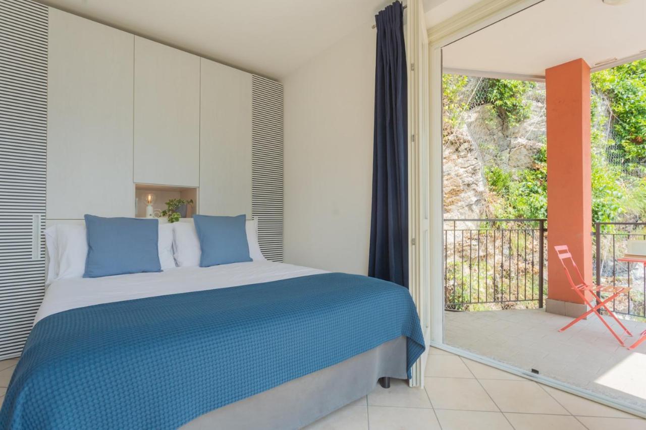 Blue Bliss Apartment By Rent All Como Colonno Bagian luar foto