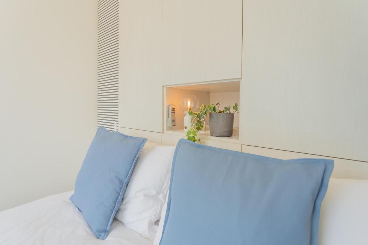Blue Bliss Apartment By Rent All Como Colonno Bagian luar foto